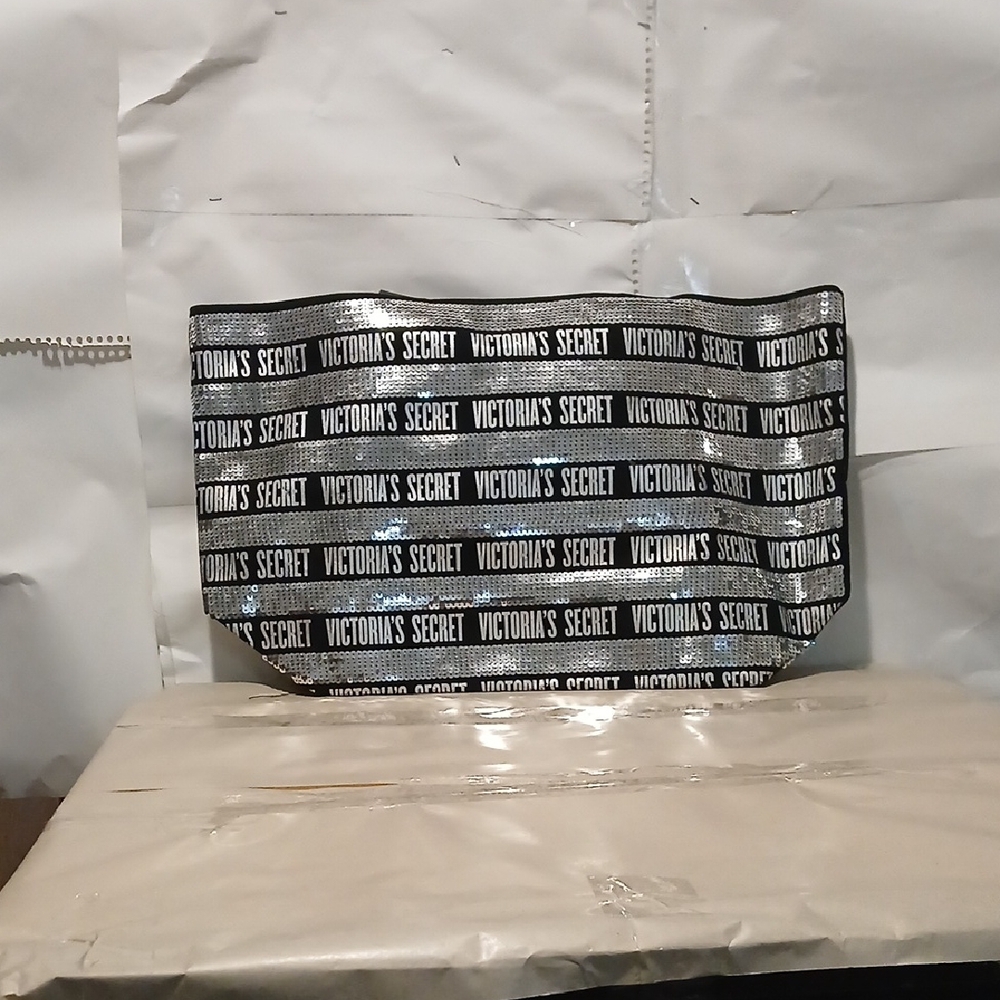 Victoria's Secret Black and White Logo Weekend Tote Bag ( New!!!! )